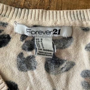 3/4” sleeve v neck sweater